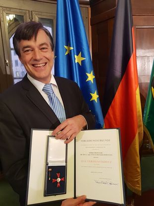 Verdienstorden der Bundesrepublik Deutschland an DZD-Wissenschaftler Prof. Stefan R. Bornstein verliehen